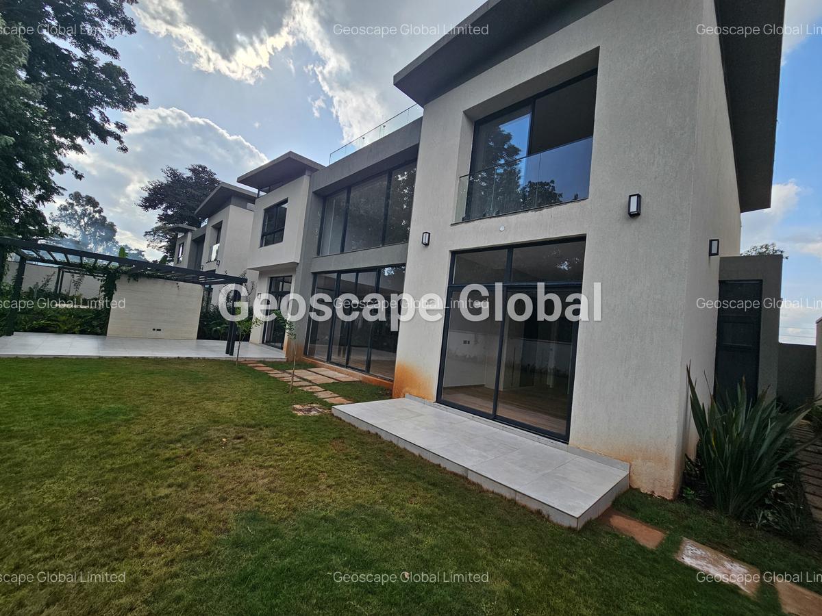 5 Bed House with En Suite in Runda - 3