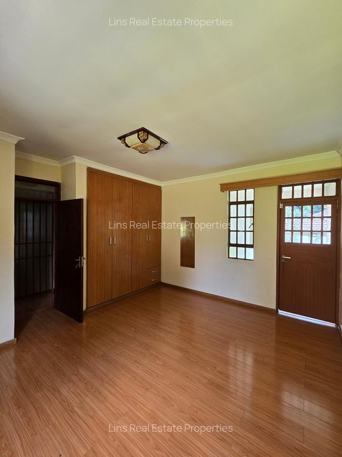 4 Bed House with En Suite in Runda - 3