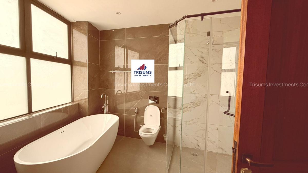 3 Bed Apartment with En Suite in Riverside - 14