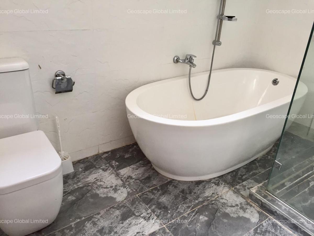 4 Bed Apartment with En Suite in General Mathenge - 16