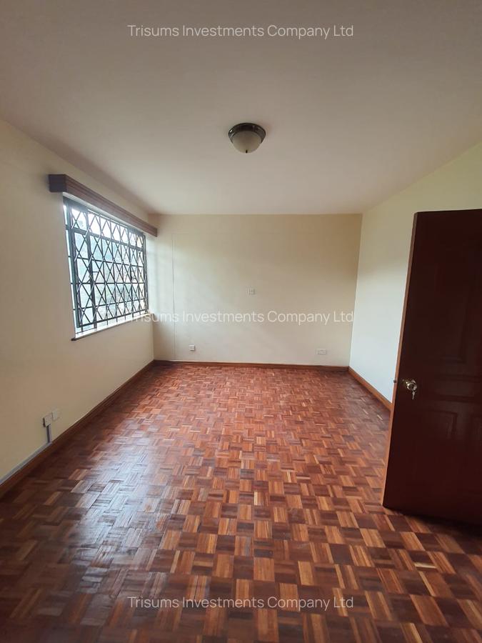 3 Bed Apartment with En Suite in Riverside - 11