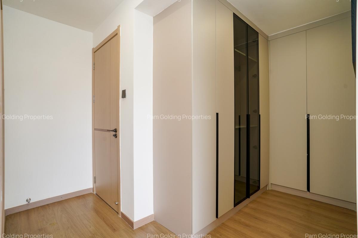 Furnished 3 Bed Apartment with En Suite at Riverside Drive - 15