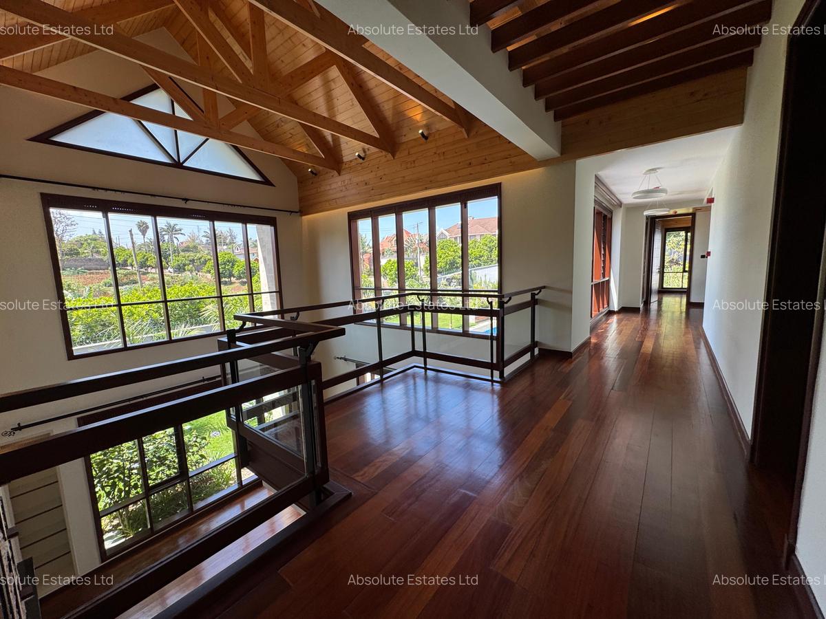 4 Bed Villa with Swimming Pool in Runda - 6