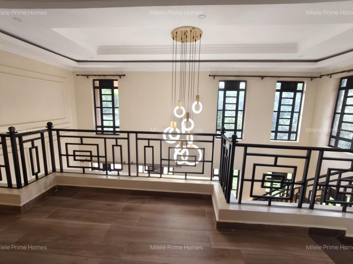 6 Bed Villa with En Suite at New Kitisuru - 16