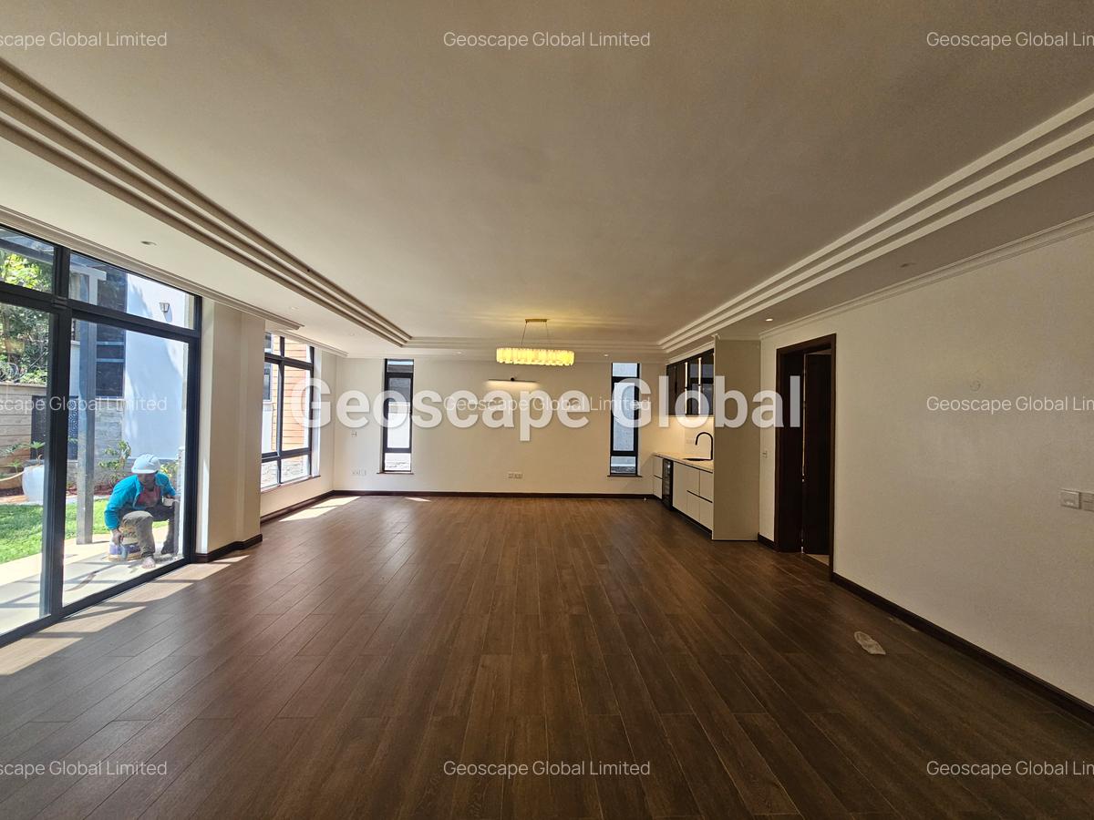 5 Bed Townhouse with En Suite in Lavington - 3
