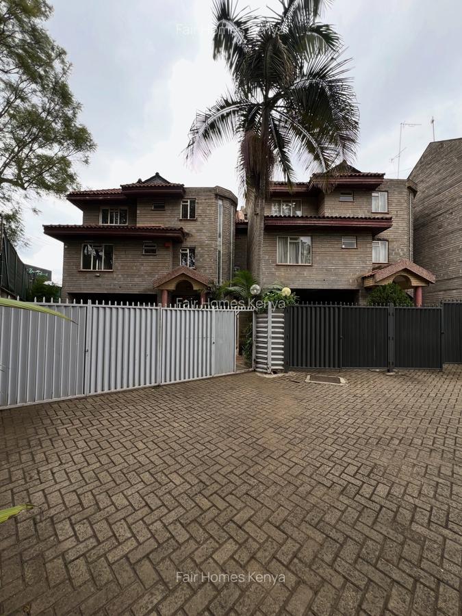 5 Bed Townhouse with En Suite at James Gichuru - 1