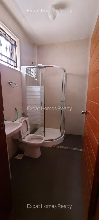 5 Bed Villa with En Suite in Lavington - 6