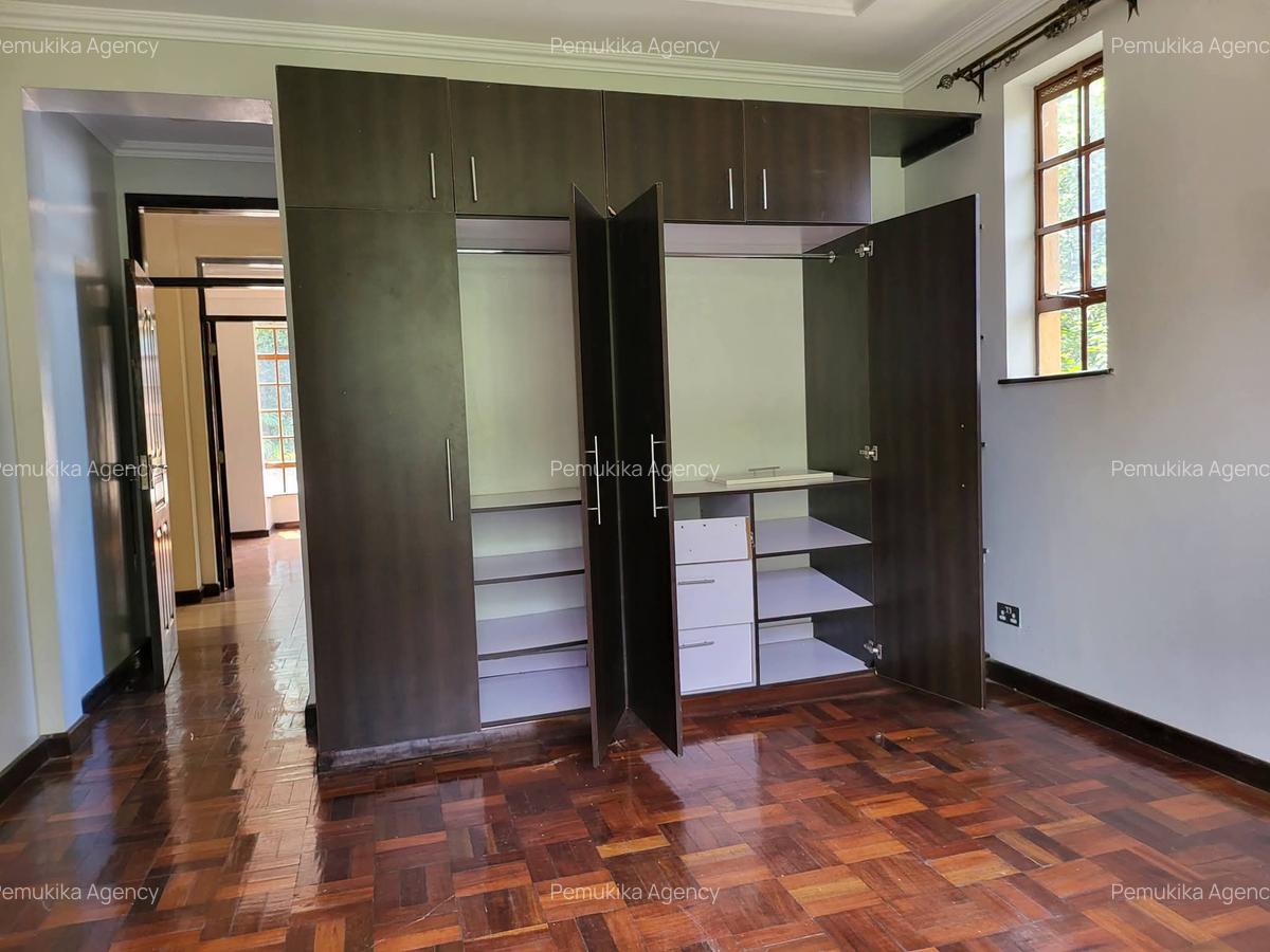 5 Bed Townhouse with En Suite in Rosslyn - 9