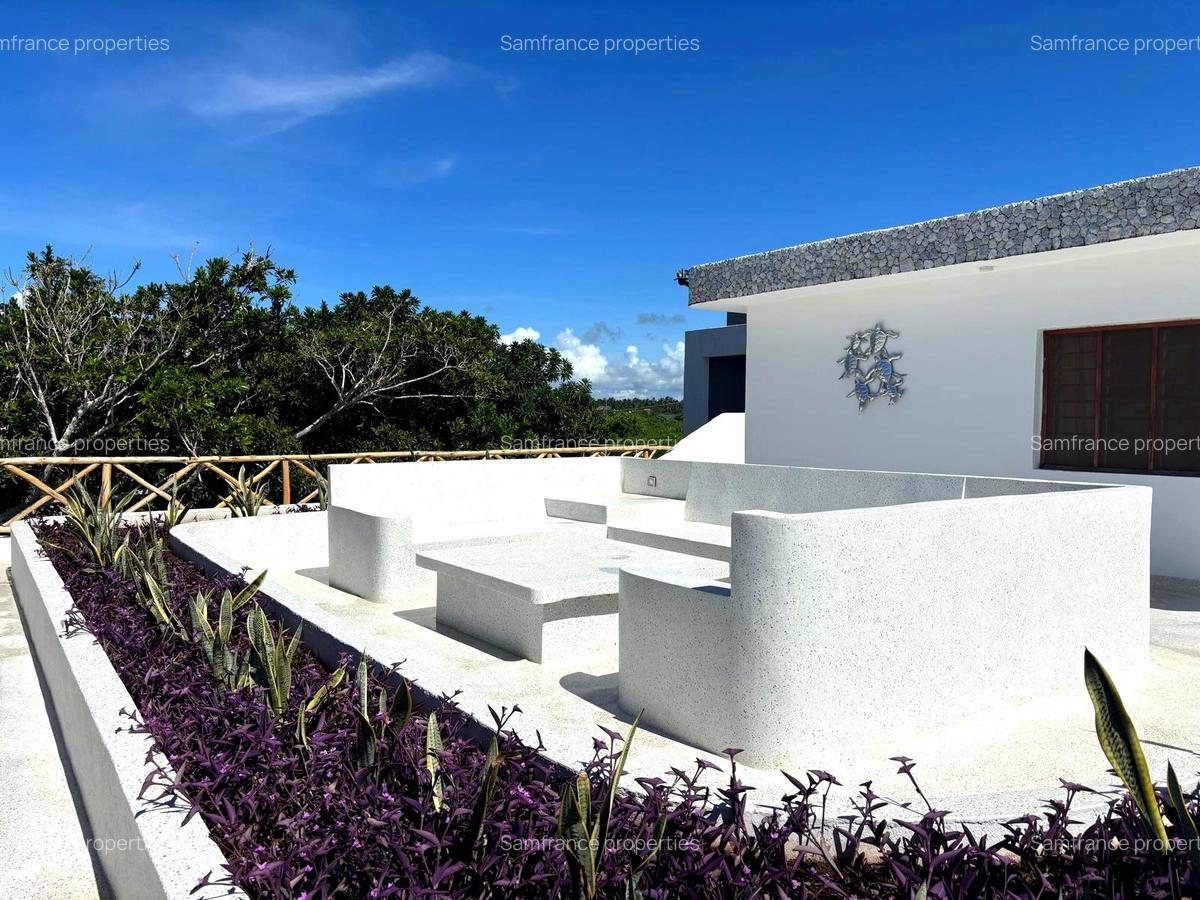 3 Bed Villa with En Suite at Ocean Breeze - 13