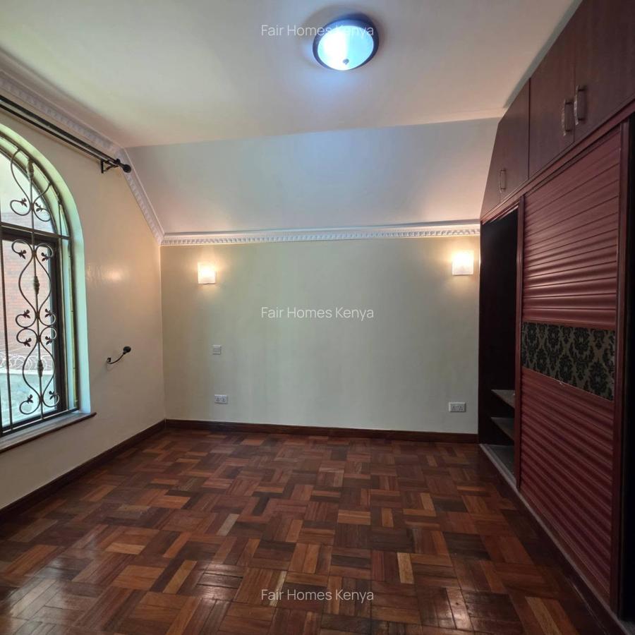 5 Bed Townhouse with En Suite at Othaya Road - 14