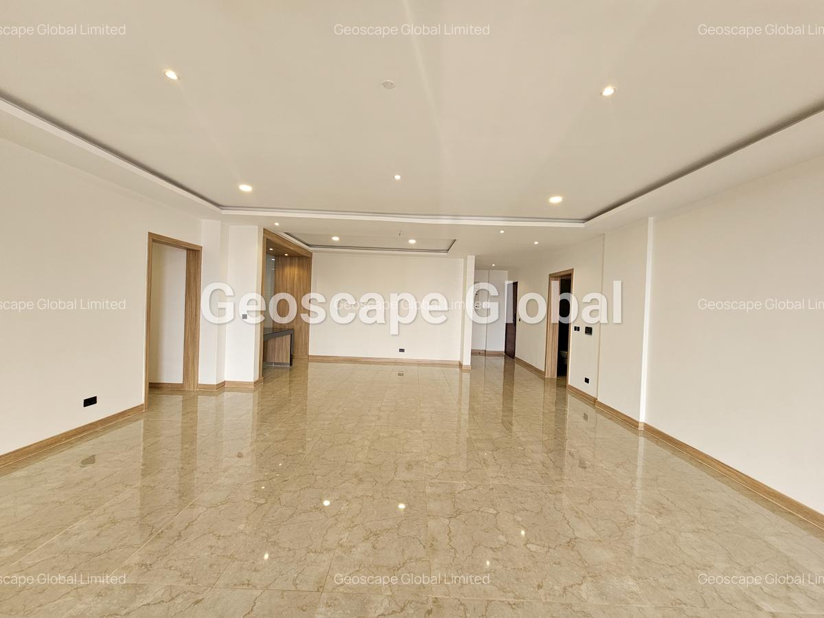 4 Bed Apartment with En Suite in Spring Valley - 16