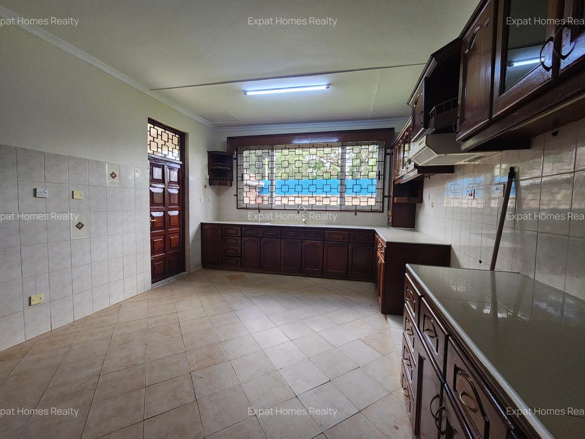 4 Bed Villa with Staff Quarters at 1 - 10