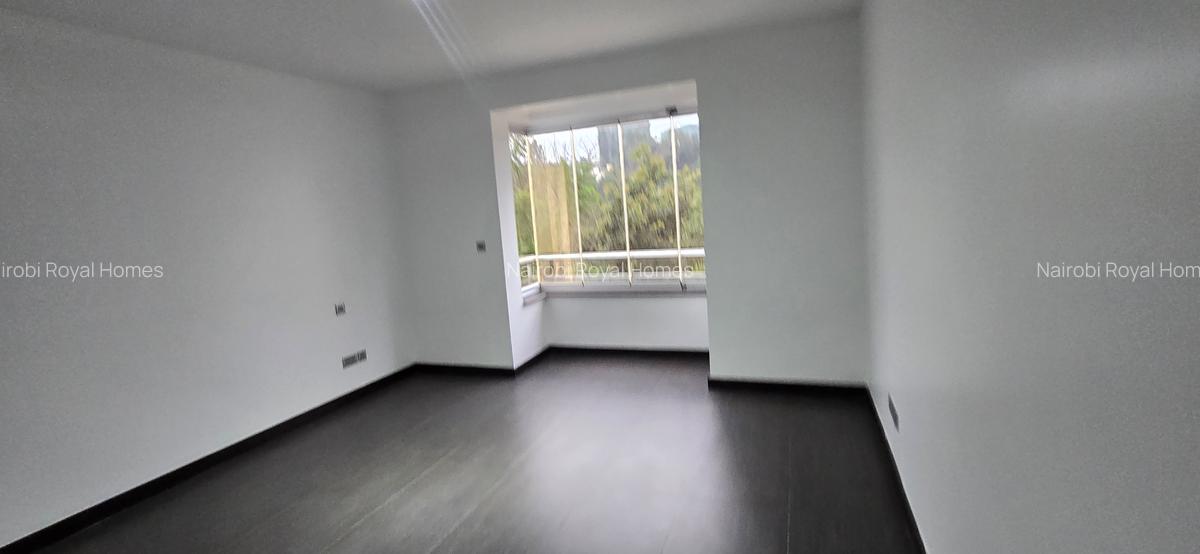 3 Bed Apartment with En Suite at Riverside Drive - 15