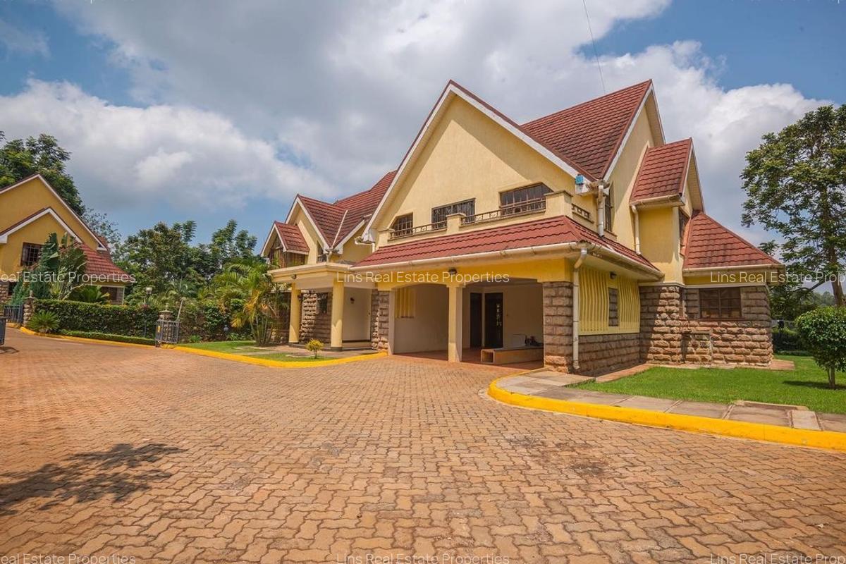 4 Bed Townhouse with En Suite in Rosslyn - 1