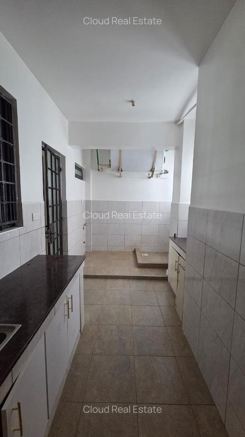 3 Bed Apartment with En Suite in Parklands - 2