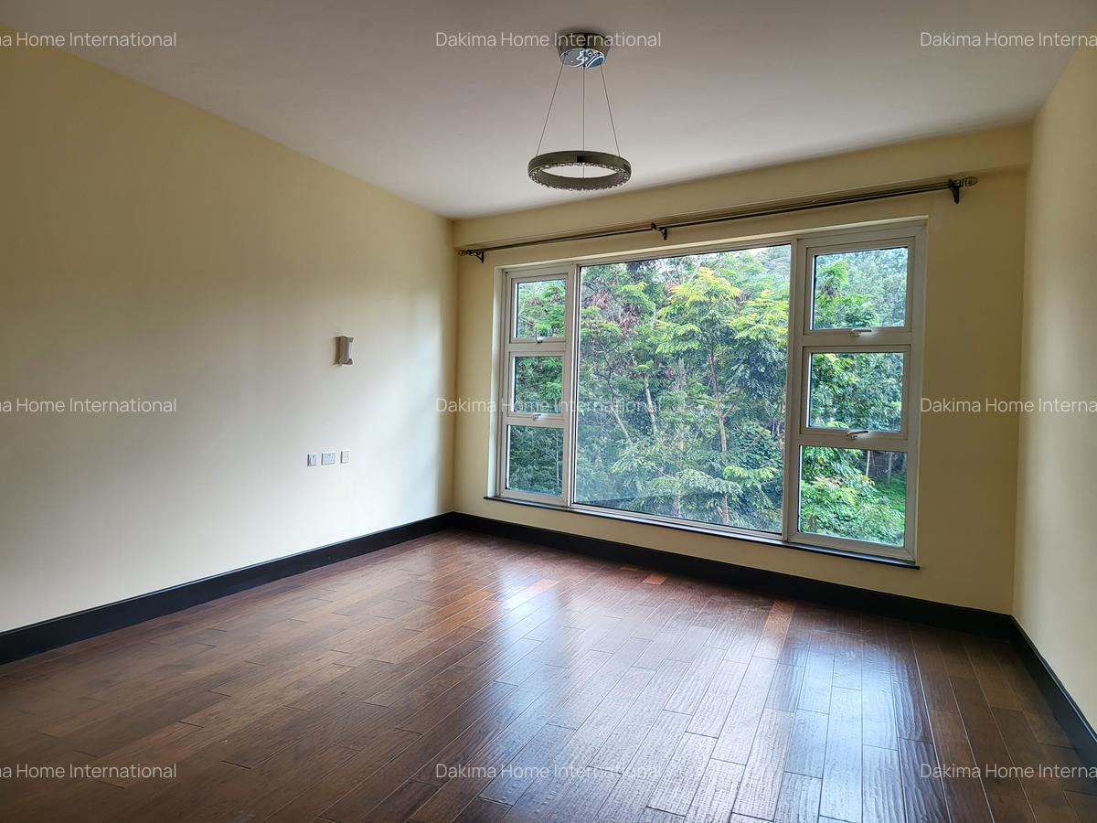 4 Bed Apartment with En Suite in General Mathenge - 11