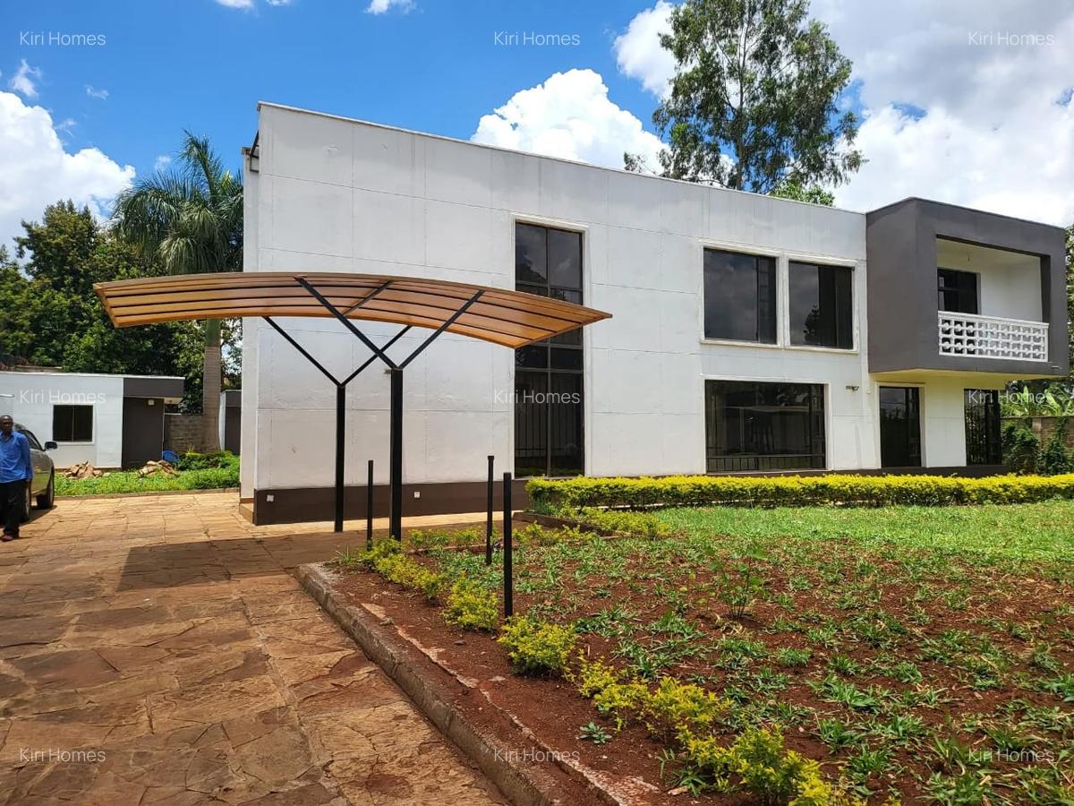 5 Bed Townhouse with En Suite in Runda - 1