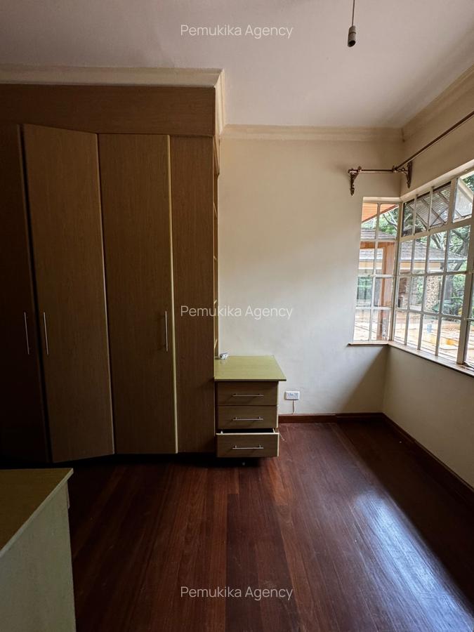 3 Bed House with En Suite at Windridge - 10