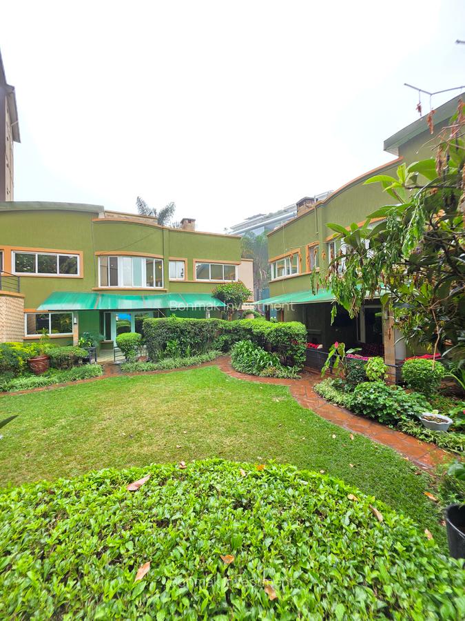 4 Bed Townhouse with En Suite at Riverside Drive - 1