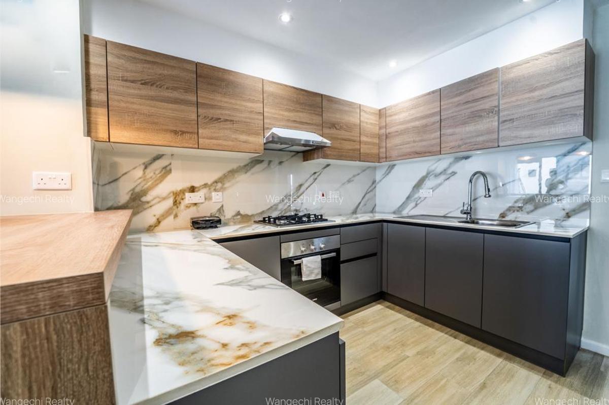 Serviced 2 Bed Apartment with En Suite at Riverside Drive - 5