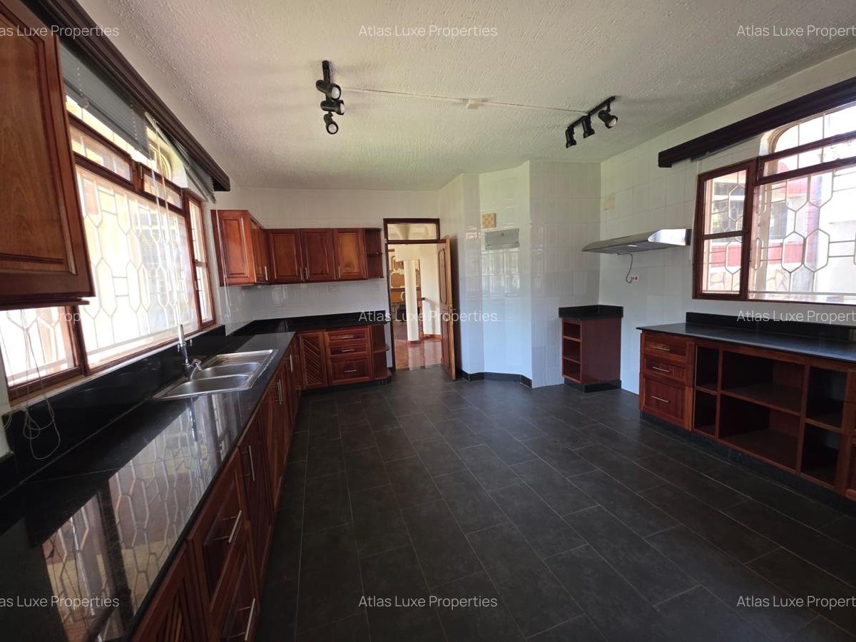 6 Bed House with En Suite at Old Runda - 4