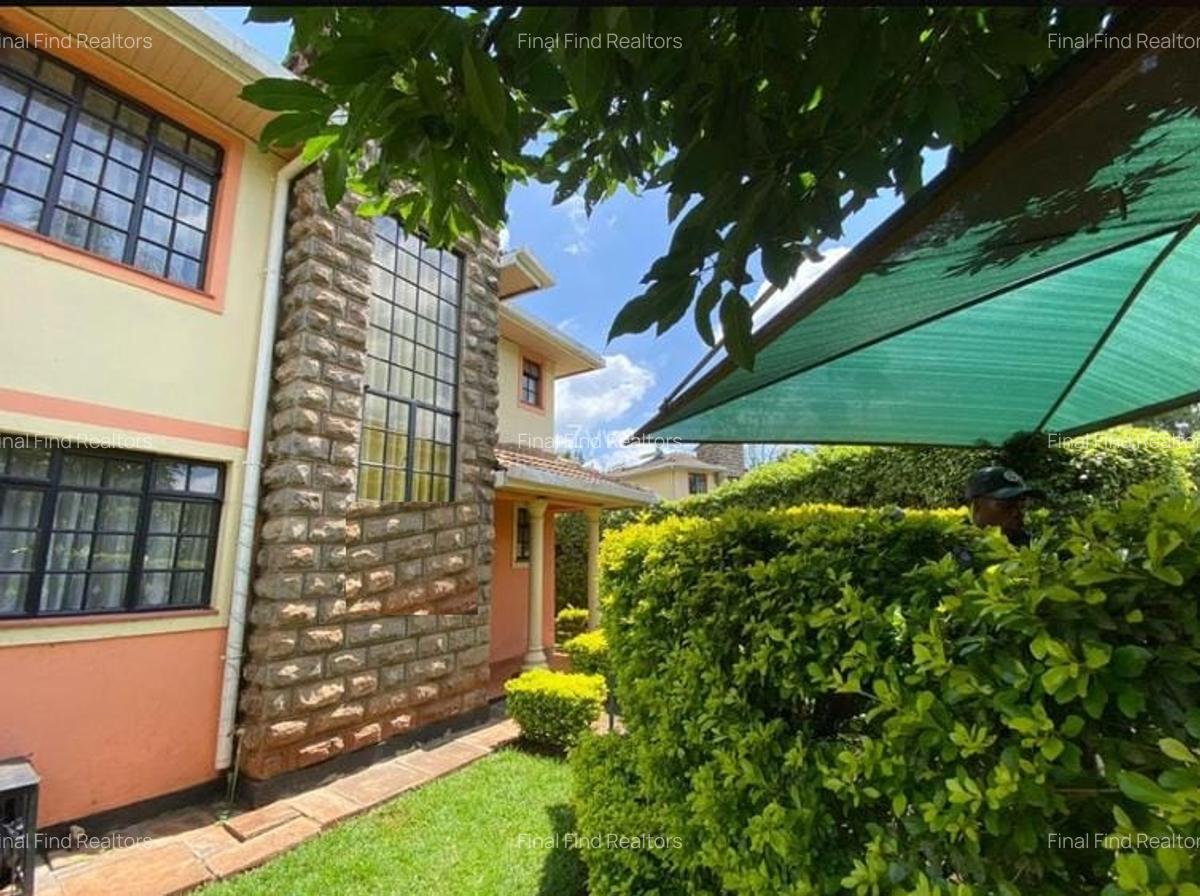 4 Bed Townhouse with En Suite in Ridgeways - 14