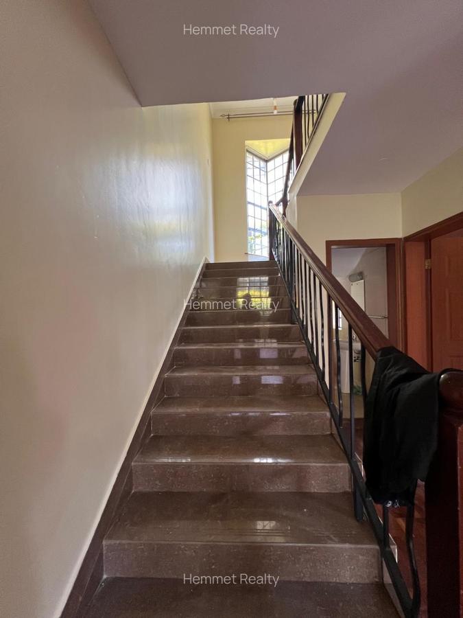 4 Bed Townhouse with En Suite in Loresho - 10