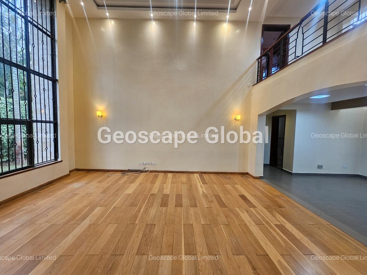 5 Bed Townhouse with En Suite in Lavington - 20