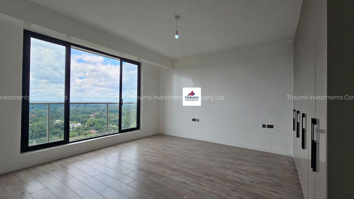 4 Bed Apartment with En Suite in Parklands - 6
