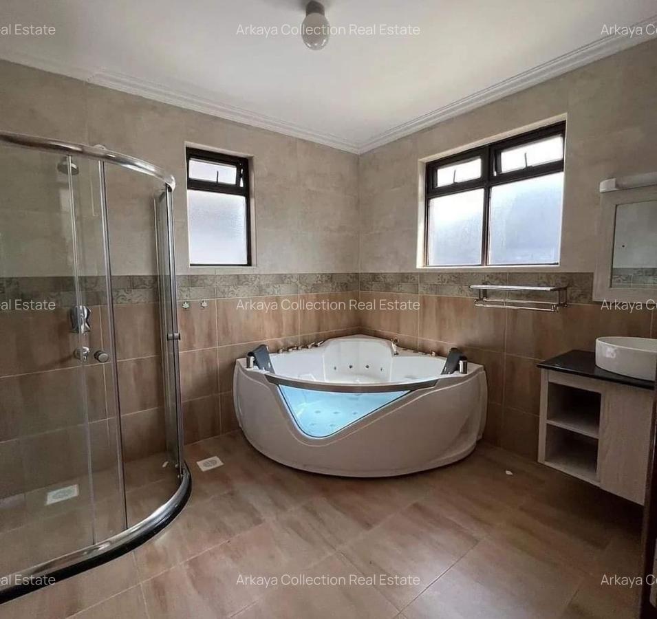 5 Bed House with En Suite in Lavington - 10