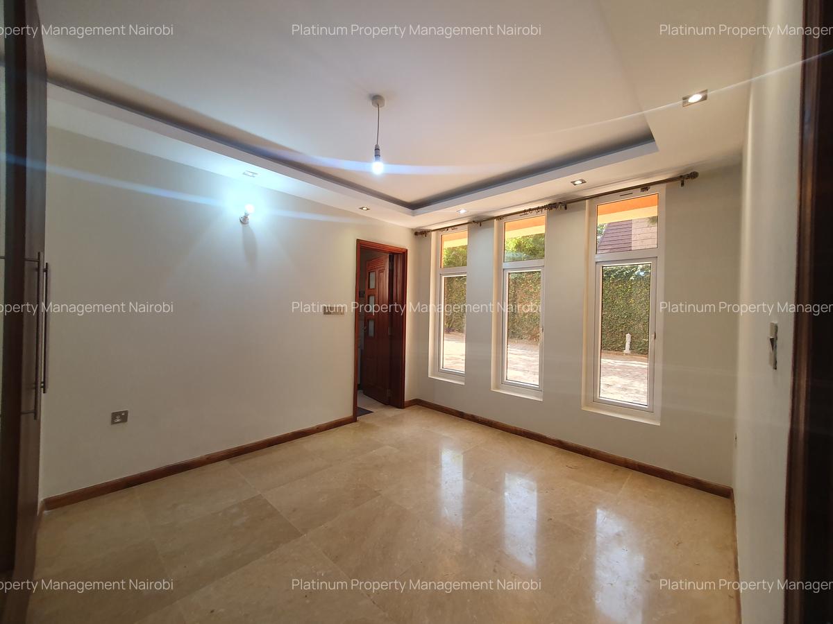 5 Bed House with En Suite at Convent Drive - 10