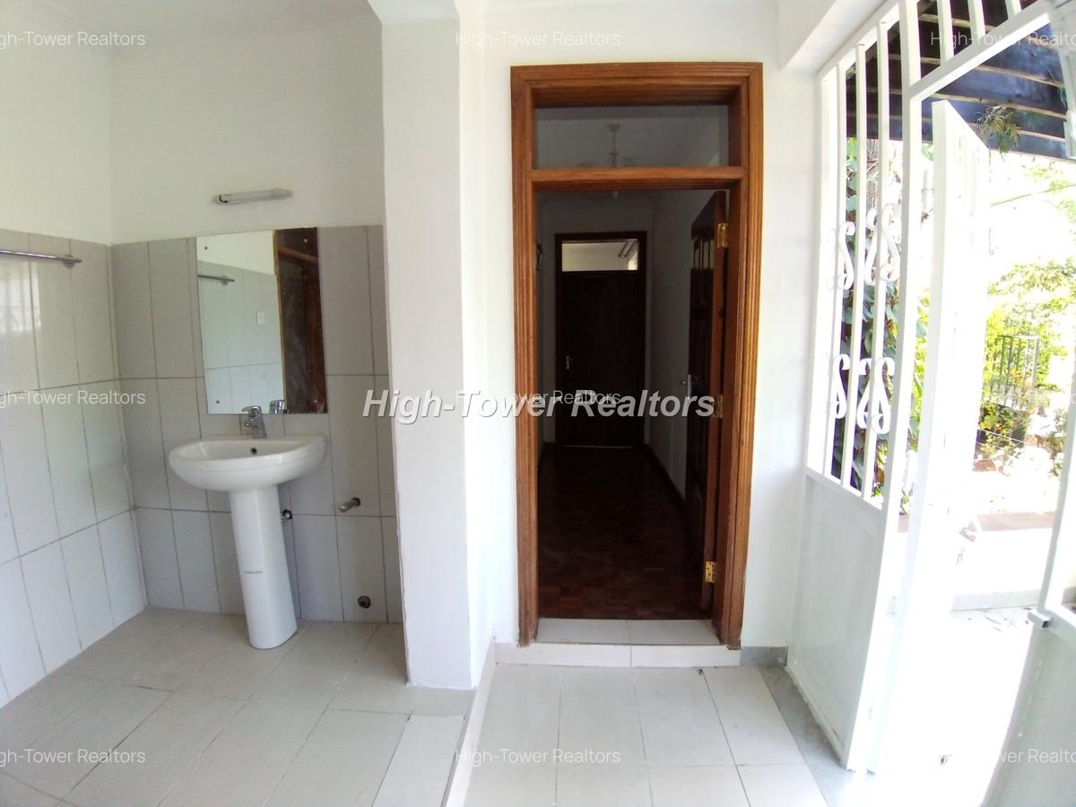 2 Bed House with En Suite in Karen Hardy - 6