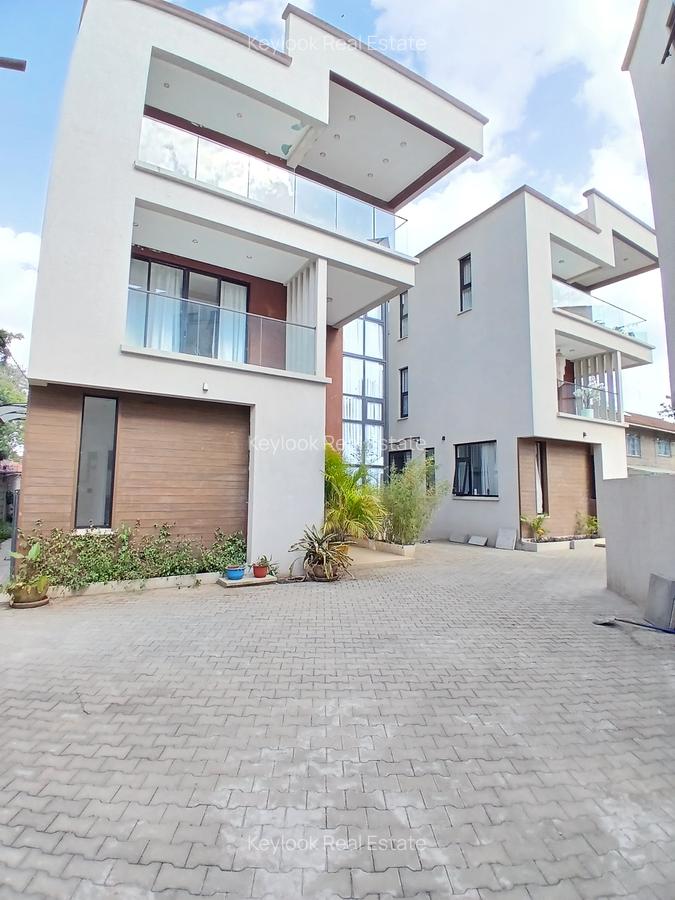 5 Bed Townhouse with En Suite at Lavington Green - 3