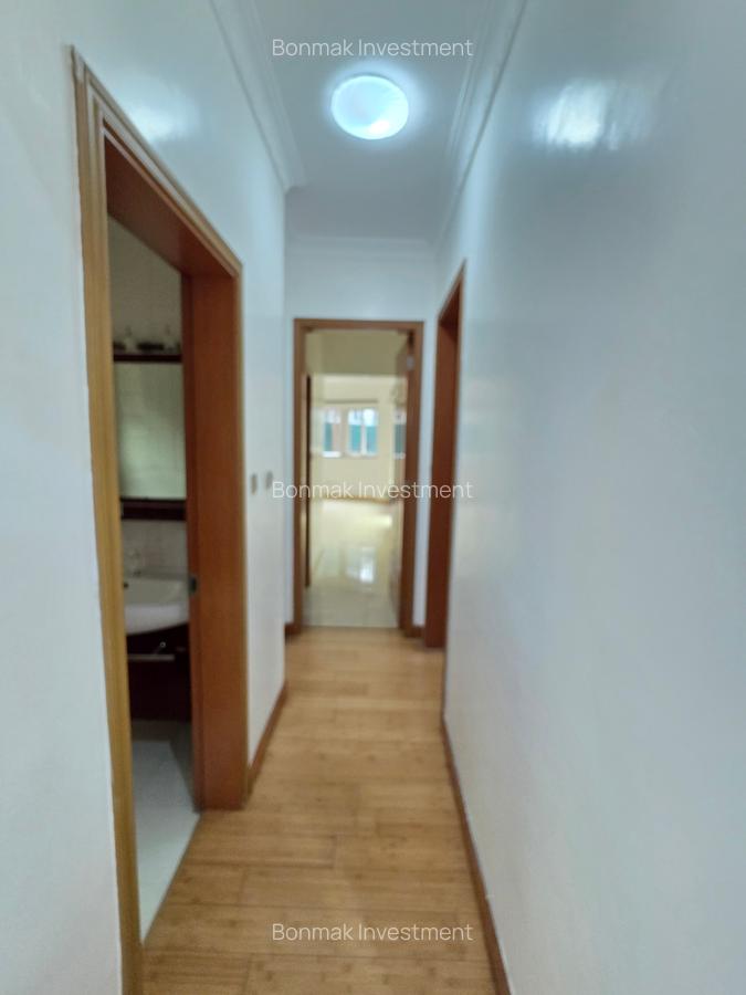 4 Bed Townhouse with En Suite at Riverside Drive - 19
