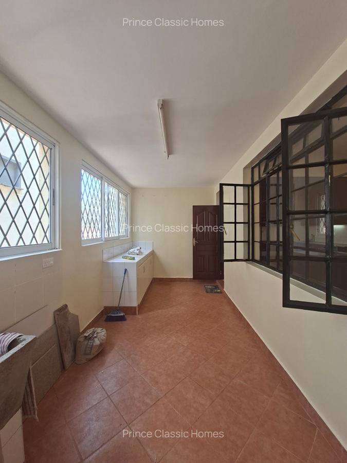 3 Bed Apartment with En Suite in Westlands Area - 9