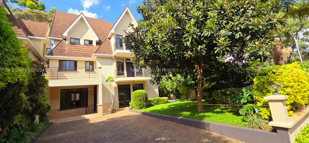 5 Bed Townhouse with En Suite at Lavington Green - 2
