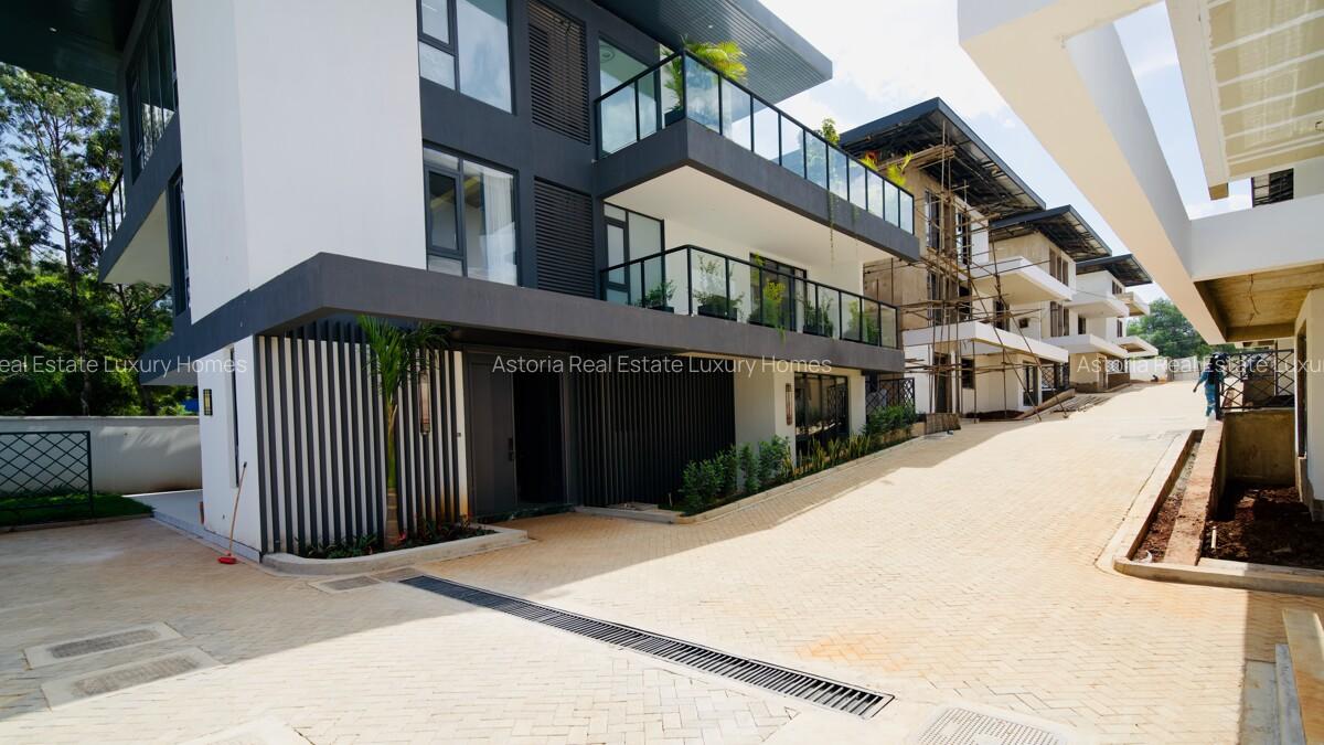 5 Bed Villa with En Suite at 2026-378 - 1