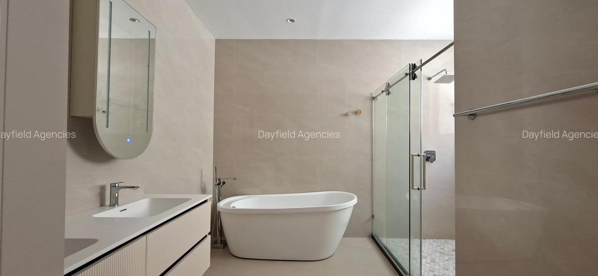 5 Bed House with En Suite in Lavington - 10