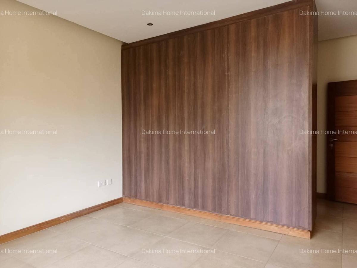 4 Bed Townhouse with En Suite in Runda - 5