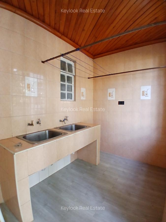 4 Bed Townhouse with En Suite at Lavington - 5