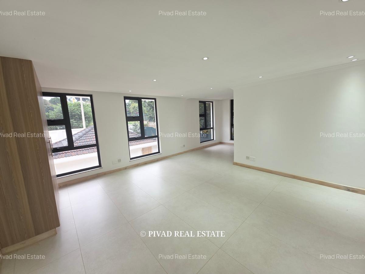 6 Bed House with Garden in Runda - 13