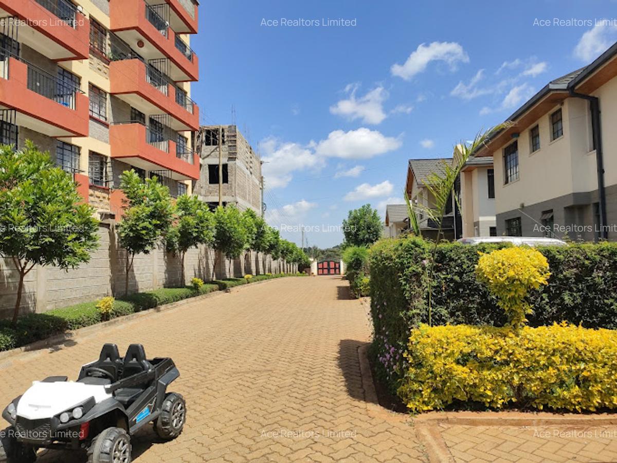 4 Bed Townhouse with En Suite at Near Isk - 3