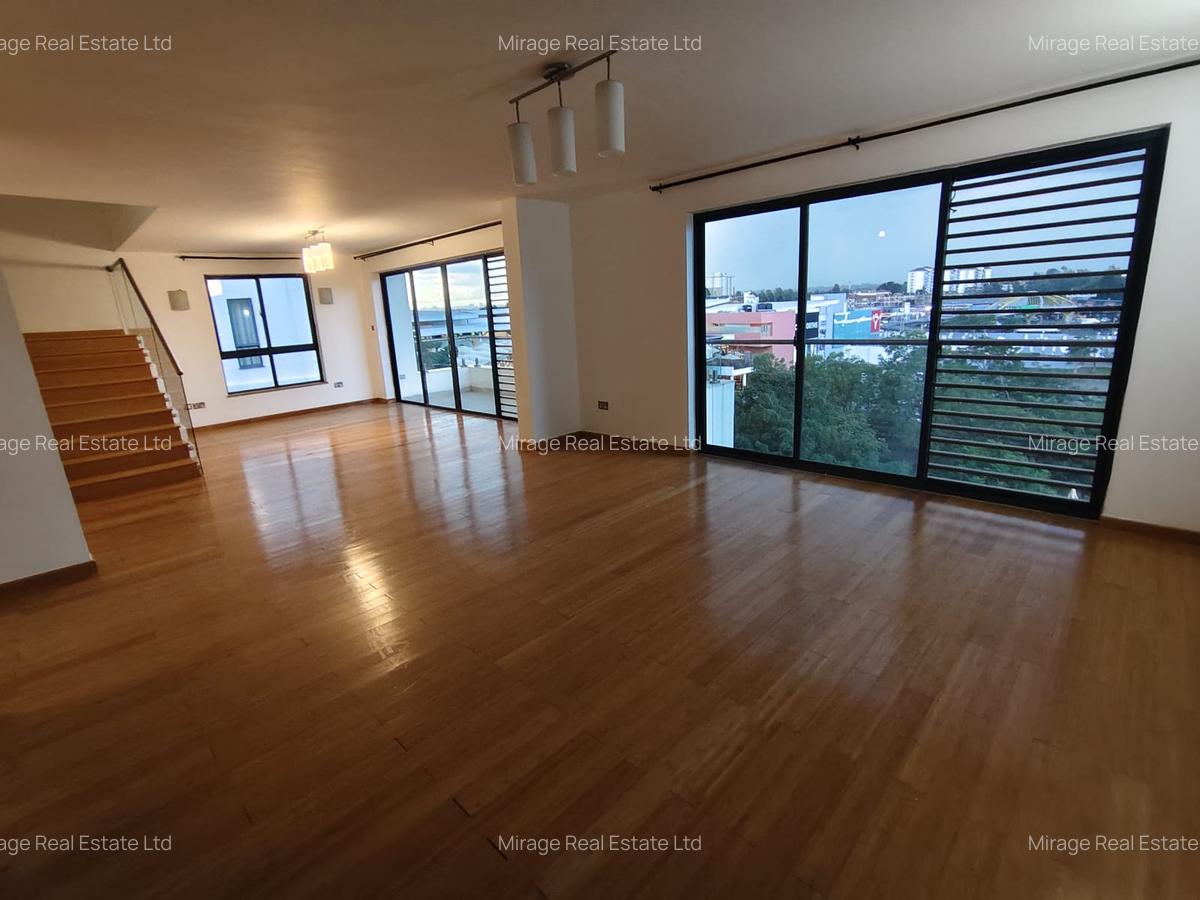 3 Bed Apartment with En Suite in Garden Estate - 5