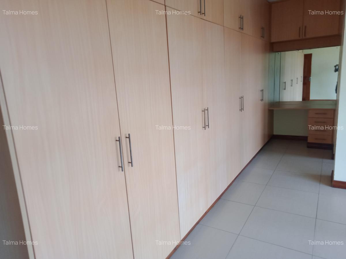 4 Bed Apartment with En Suite at Facing Statehouse - 12