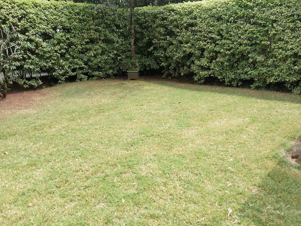 3 Bed House with En Suite at Karen Road - 19