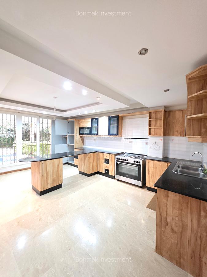 4 Bed Townhouse with En Suite at Lavington Green - 6