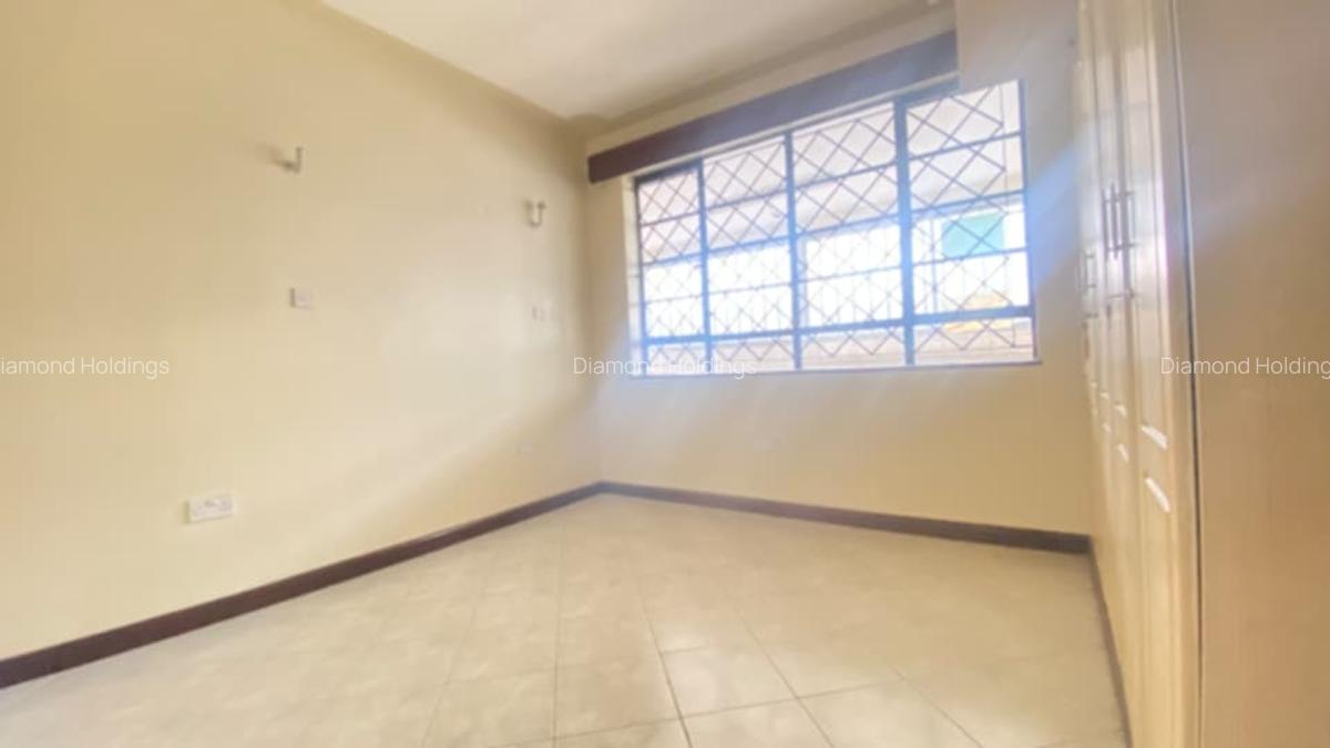 4 Bed Apartment with En Suite at Parklands - 8
