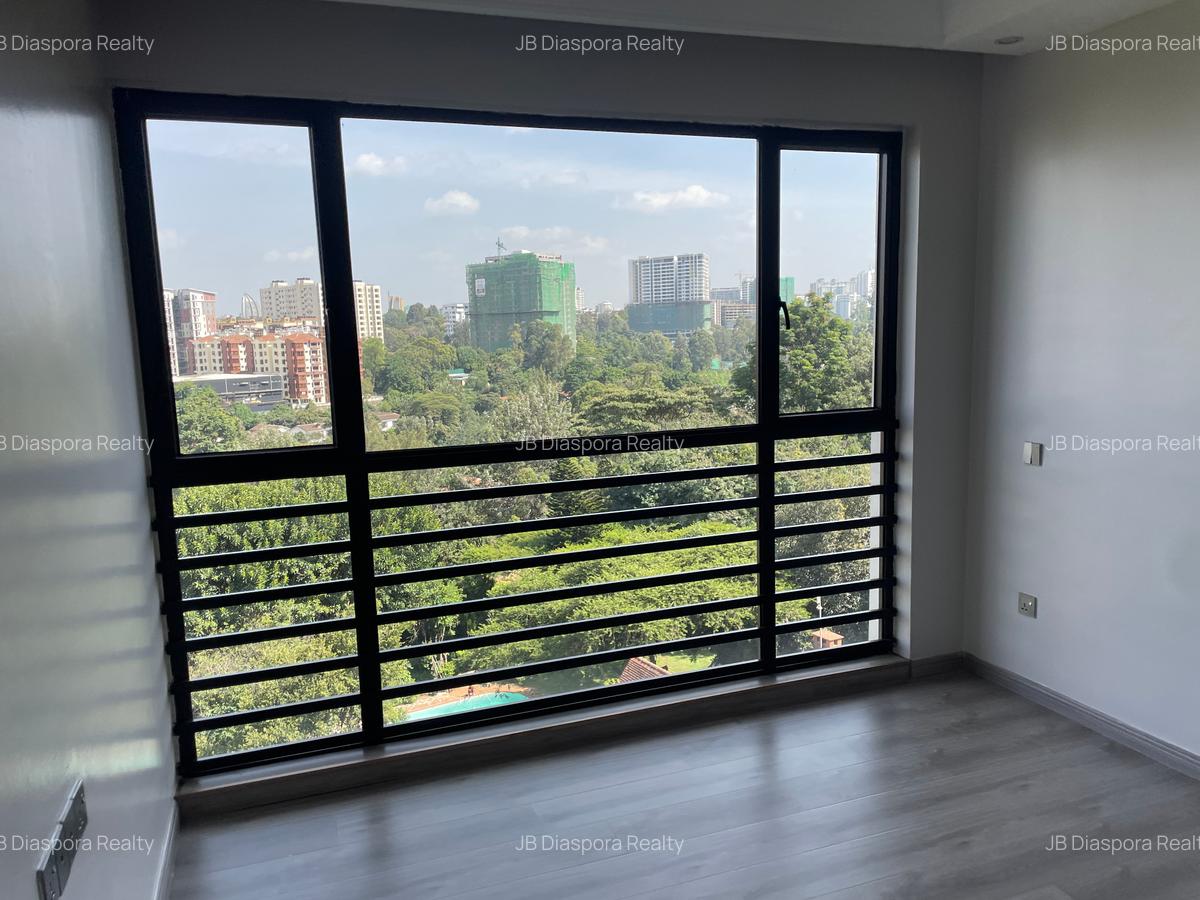 3 Bed Apartment with En Suite in Riverside - 12