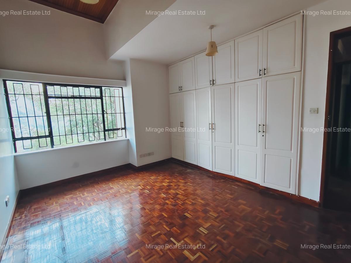 4 Bed Apartment with Swimming Pool in Kilimani - 19