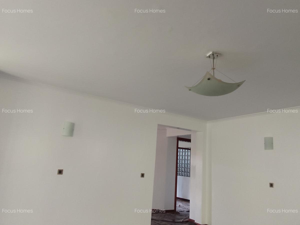 4 Bed Townhouse with En Suite in Lavington - 14